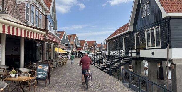 Nach Volendam